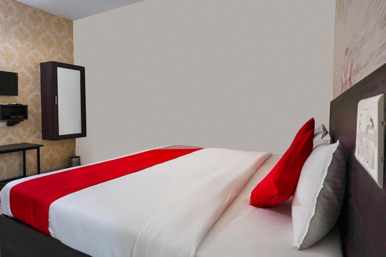 פונה Oyo Flagship 68474 Hotel Viraj מראה חיצוני תמונה