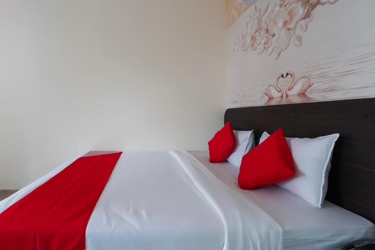פונה Oyo Flagship 68474 Hotel Viraj מראה חיצוני תמונה