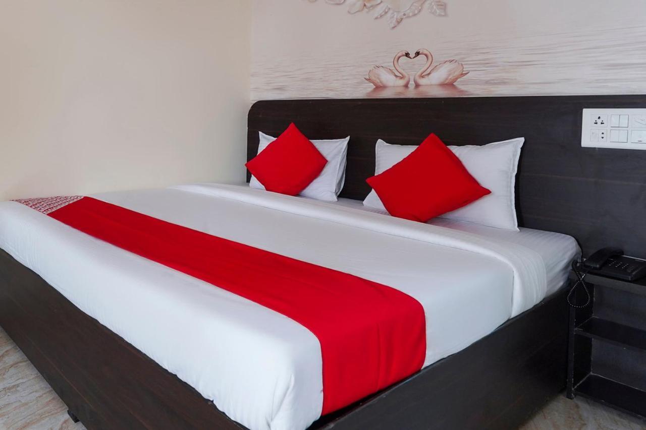 פונה Oyo Flagship 68474 Hotel Viraj מראה חיצוני תמונה