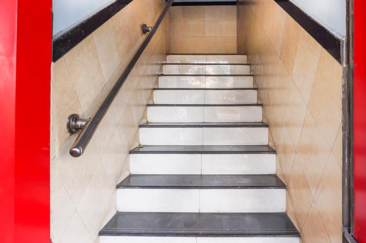 פונה Oyo Flagship 68474 Hotel Viraj מראה חיצוני תמונה